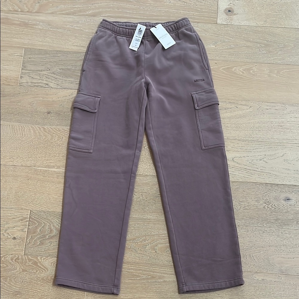Aritzia Mega Cargo Sweatfleece in Smoked Eggplant . New with tags